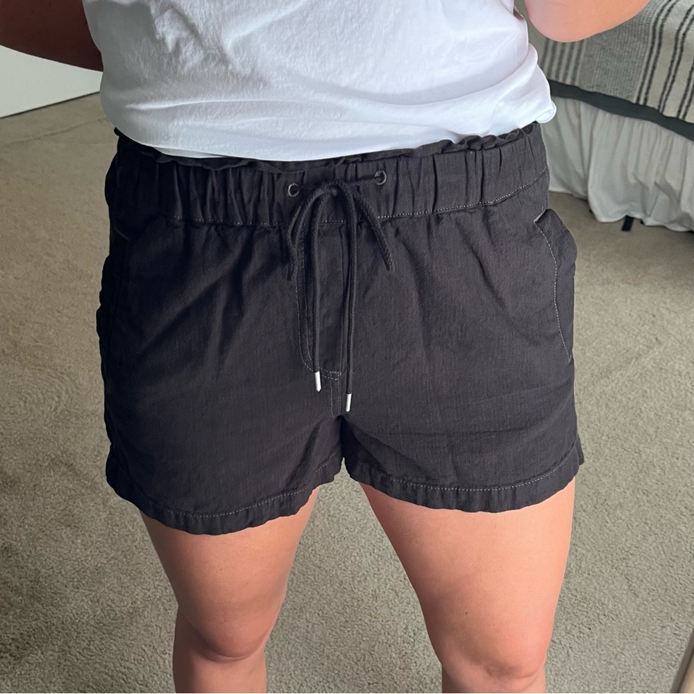 LOFT pull on Linen drawstring shorts
